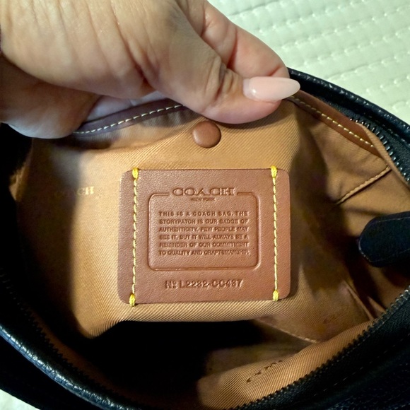 Coach Black Pebbled Leather Shoulder Bag - Picture 3 of 7